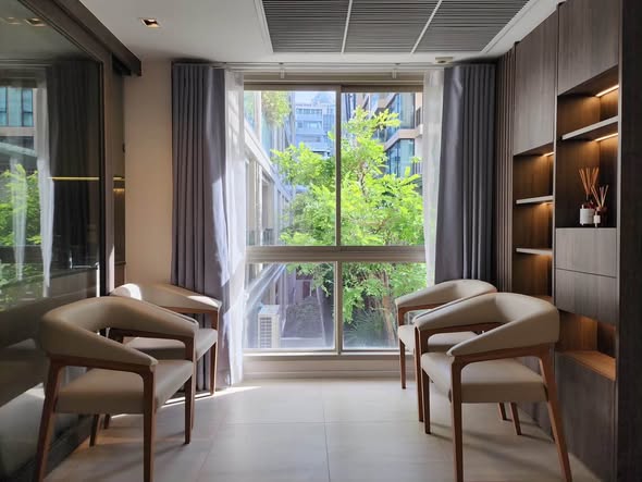 living room of CRAFT Ploenchit