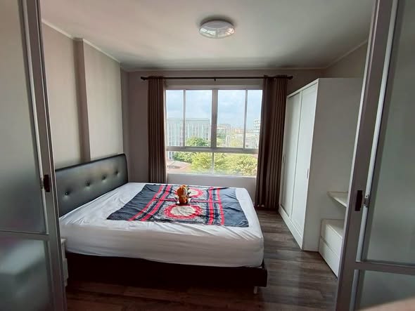 bedroom of D Condo Sukhumvit 109