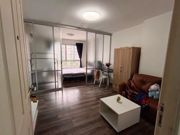 room interior of D Condo Sukhumvit 109