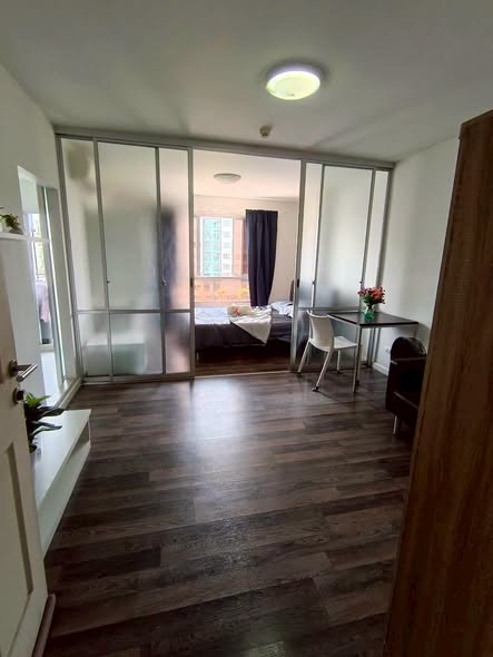 room interior of D Condo Sukhumvit 109