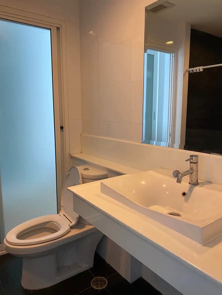 bathroom of D65 Condominium