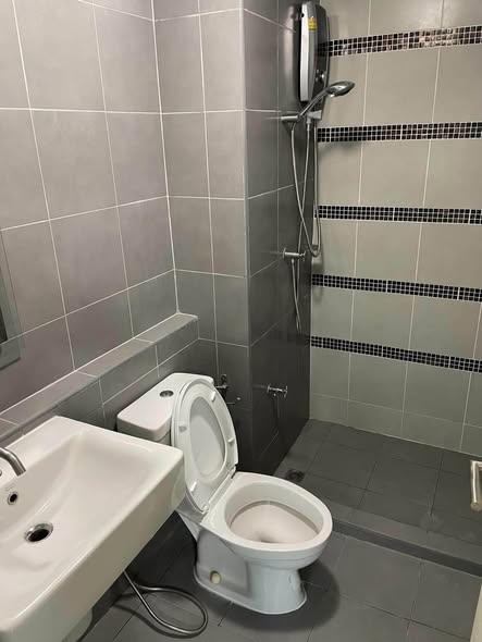 bathroom of ดีคอนโด แคมปัส รีสอร์ท บางนา : dcondo Campus Resort Bangna