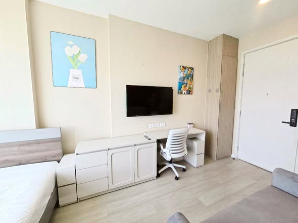 bedroom and room interior of De Lapis Charan 81 by Grand Unity