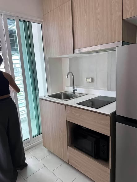 kitchen of De Lapis Charan 81 by Grand Unity