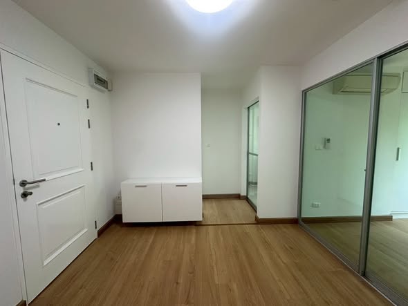 room interior of Den Vibhavadi