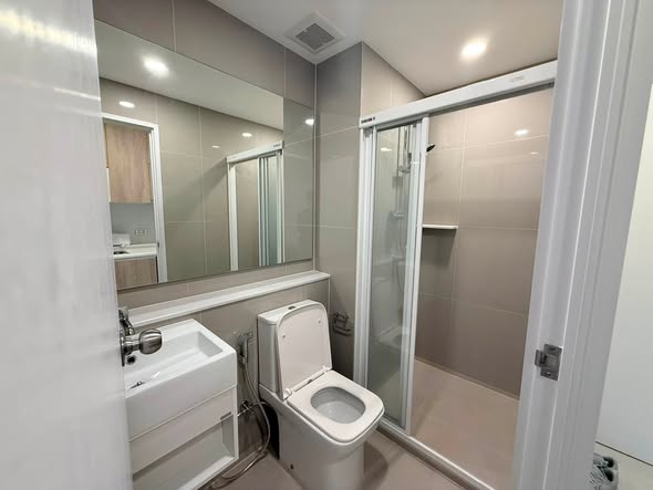 bathroom of DENIM Jatujak