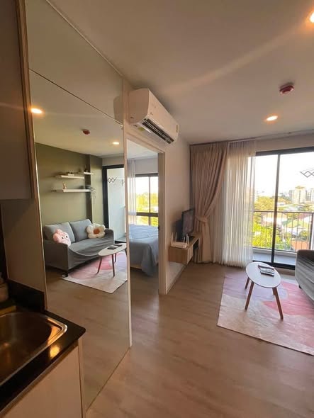 bedroom and room interior of DOLCE LA SALLE