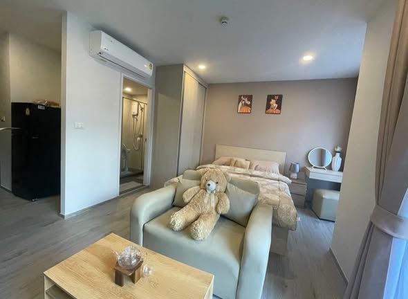 living room and bedroom of DOLCE LA SALLE