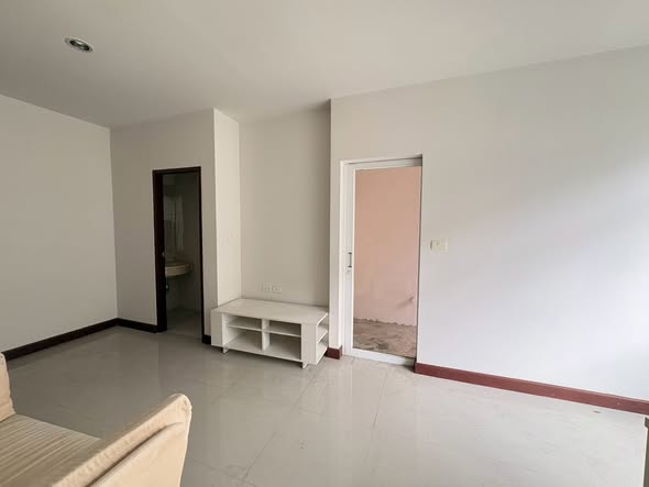 Ease Ratchada Condominium