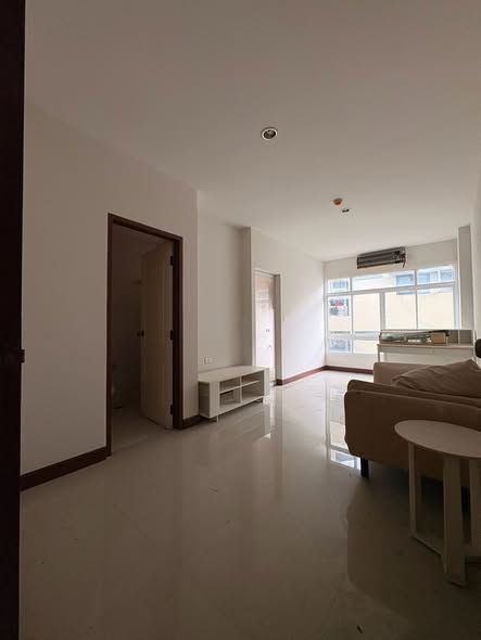 Ease Ratchada Condominium