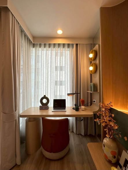 bedroom and bathroom of Eight Thong Lo