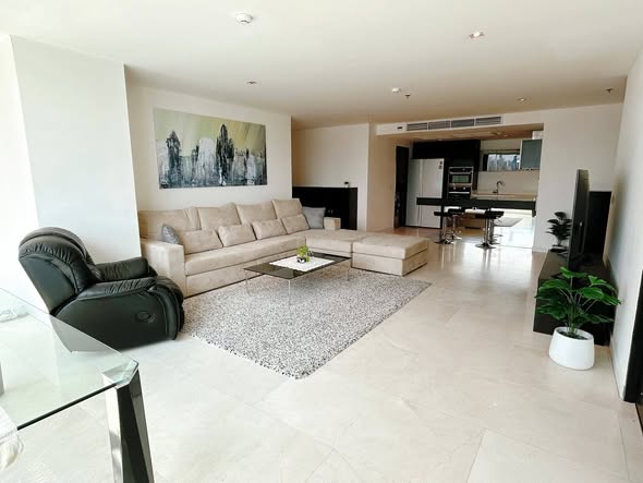 living room of Eight Thonglor Residence