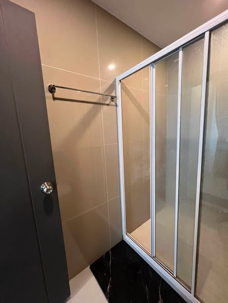 room interior and bathroom of ELIO DEL NEST