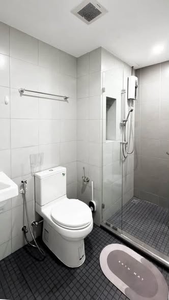 bathroom of Elio Del Ray