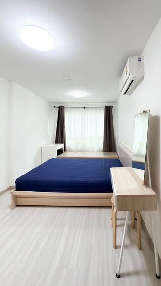 bedroom of Elio Del Ray