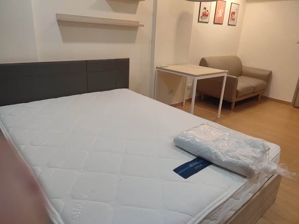 bedroom of Elio Del Ray
