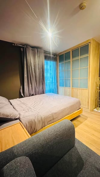 bedroom and room interior of Elio Sukhumvit 64