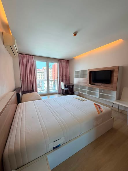 bedroom of Emerald Residence Ratchada Condominium