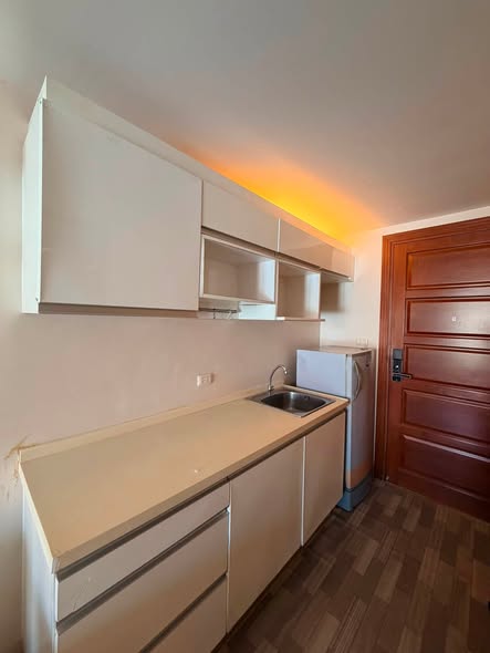 kitchen of Emerald Residence Ratchada Condominium