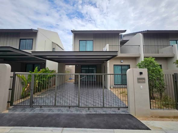 ENGEL HAUS โรงโป๊ะ-มอเตอร์เวย์7