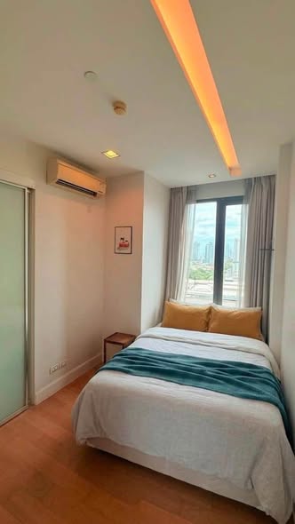 bedroom of Equinox Phahol Vibha