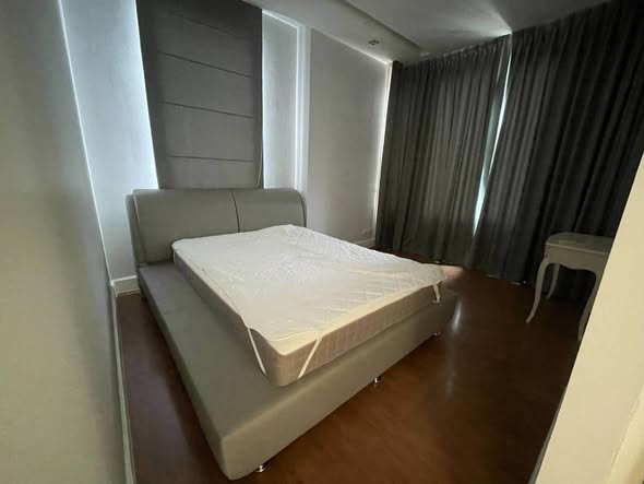 bedroom of Equinox Phahol Vibha