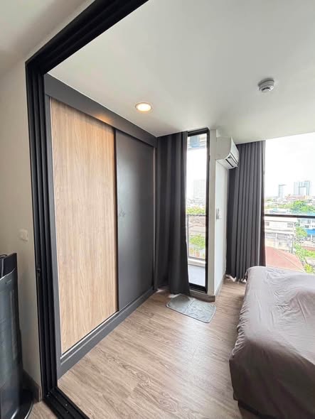 bedroom and room interior of FLEXI Sathon-Charoen Nakhon