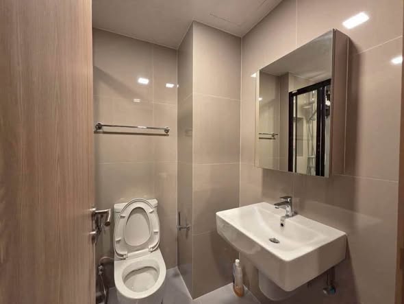 bathroom of FLO by Sansiri
