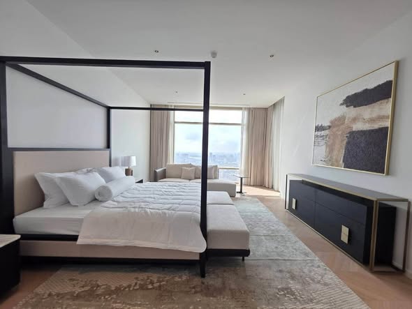 bedroom of Four Seasons Private Residences