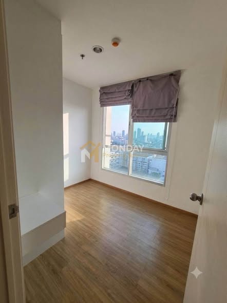 bedroom of Fuse Chan Sathorn