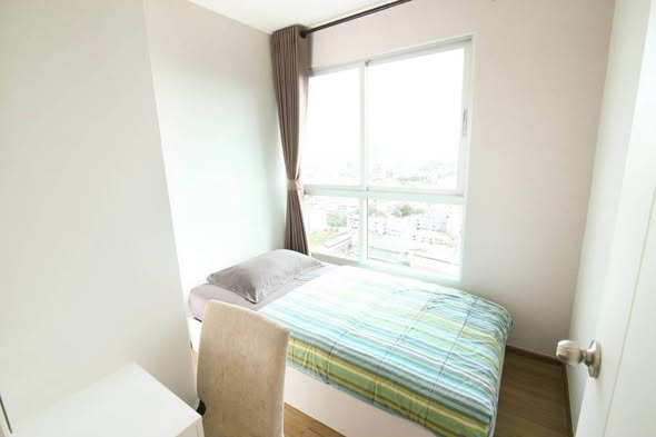 bedroom of Fuse Chan Sathorn