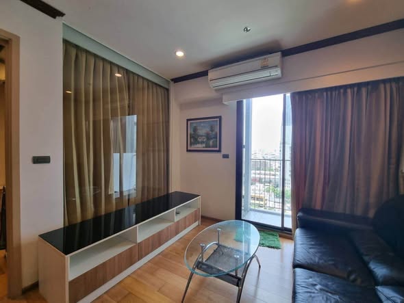 bedroom and room interior of Fuse Sathon-Taksin