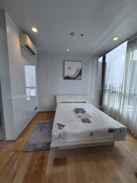bedroom and room interior of Fuse Sathon-Taksin