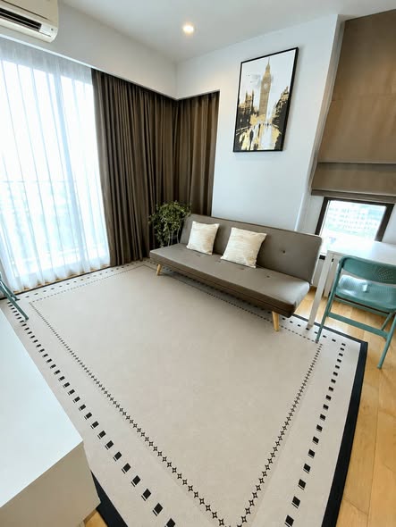 living room and bedroom of Fuse Sathon-Taksin
