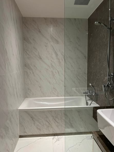 bathroom of Fynn Asoke