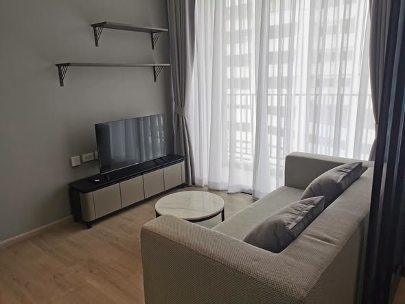 bedroom and living room of Fynn Asoke