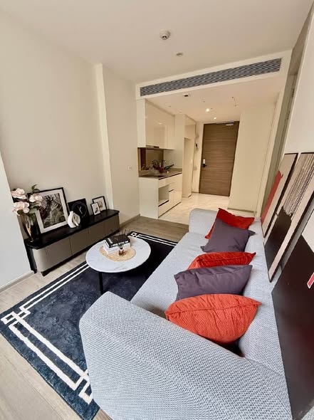bedroom and living room of Fynn Asoke