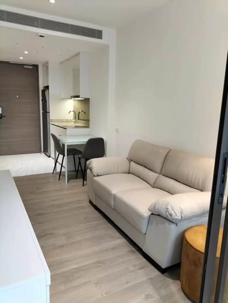 bedroom and living room of Fynn Asoke