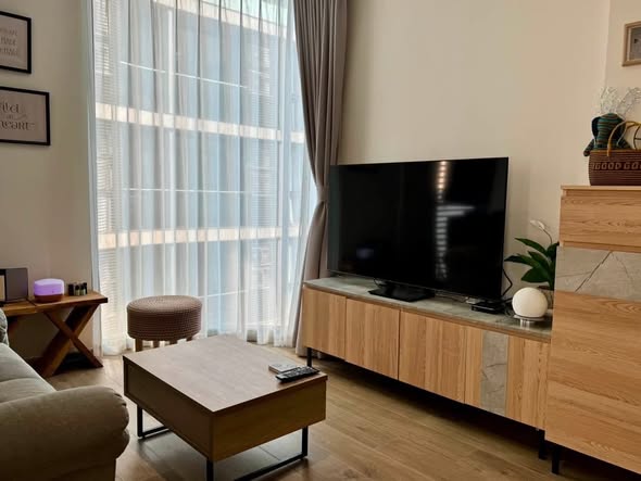 living room of Fynn Asoke