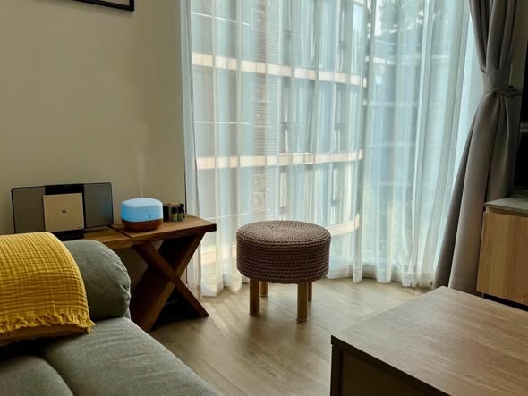 living room and bedroom of Fynn Asoke