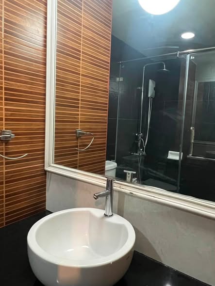 bathroom of Garden Asoke-Rama 9