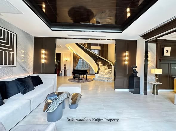 living room of Grand Bangkok Boulevard Sukhumvit – Srinakarin