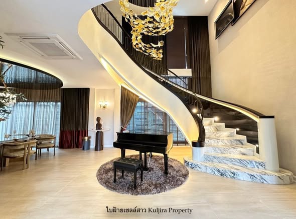living room of Grand Bangkok Boulevard Sukhumvit – Srinakarin