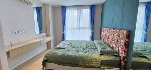 bedroom of Grande Caribbean Condo