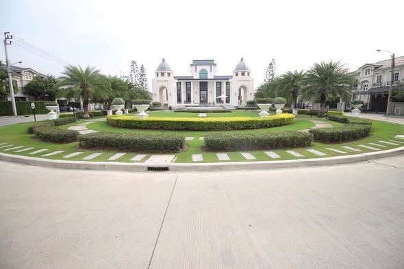 Grandio Ladprao-Kaset Nawamin
