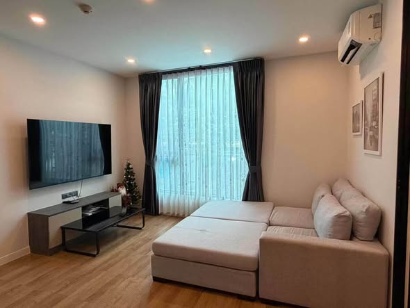 living room and bedroom of Groove Ratchada-Rama 9
