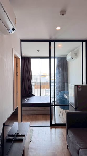 room interior of Groove Ratchada-Rama 9