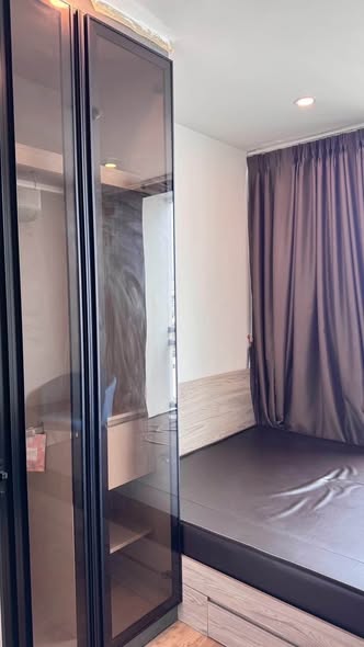 room interior and bathroom of Groove Ratchada-Rama 9