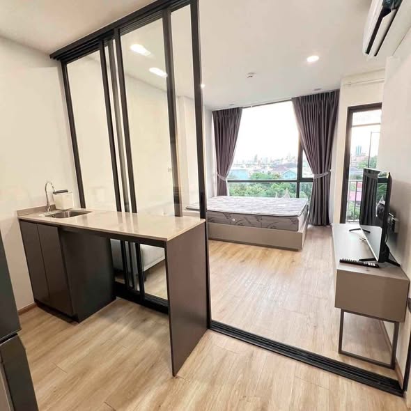 bedroom and room interior of Groove Scape Ladprao-Sutthisan (กรูฟ สเคป ลาดพร้าว – สุทธิสาร)