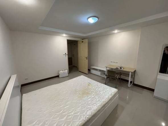 bedroom of Happy Condo Rachada 18
